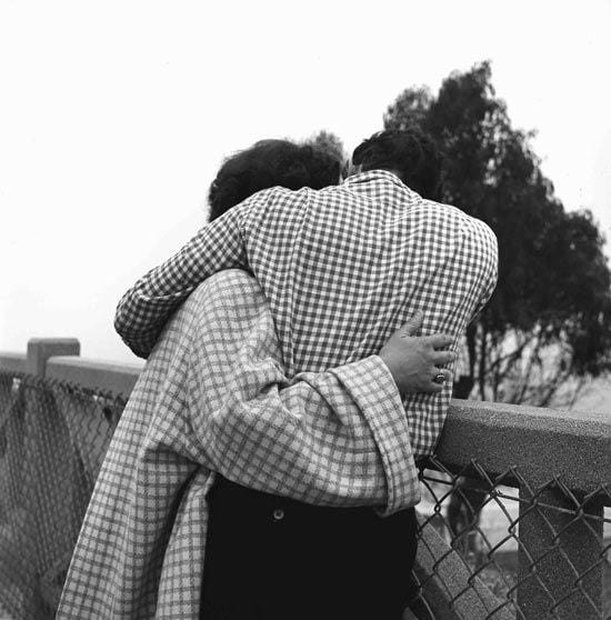 literlandweb1's tweet photo. Es necesario recordar que el olvido tiene memoria.
📷Vivian Maier https://t.co/Lzqkp7V5Fn