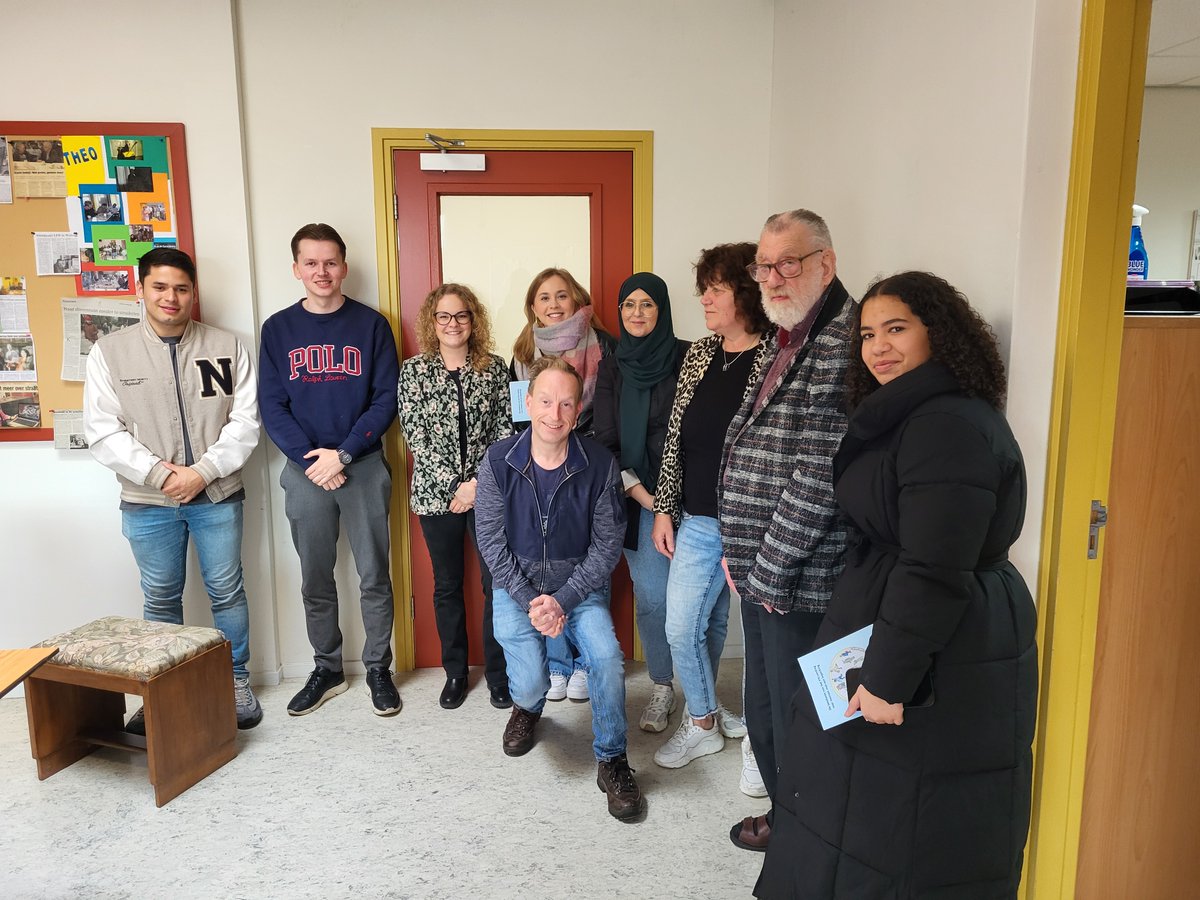LFBWolvega's tweet photo. Op donderdag 18 april '24 was er een ‘uitwisselingsproject’: Docenten &amp; leerlingen van 2 onderwijsinstellingen (@Firda #Leeuwarden &amp; @AlbedaMBO #Rotterdam) op bezoek bij @LFBWolvega. 
Een bijzondere ontmoeting! Benieuwd naar dit verhaal? 
Lees verder:
👇👇
https://t.co/IVmU44oEOx https://t.co/4JtaLDEyYH