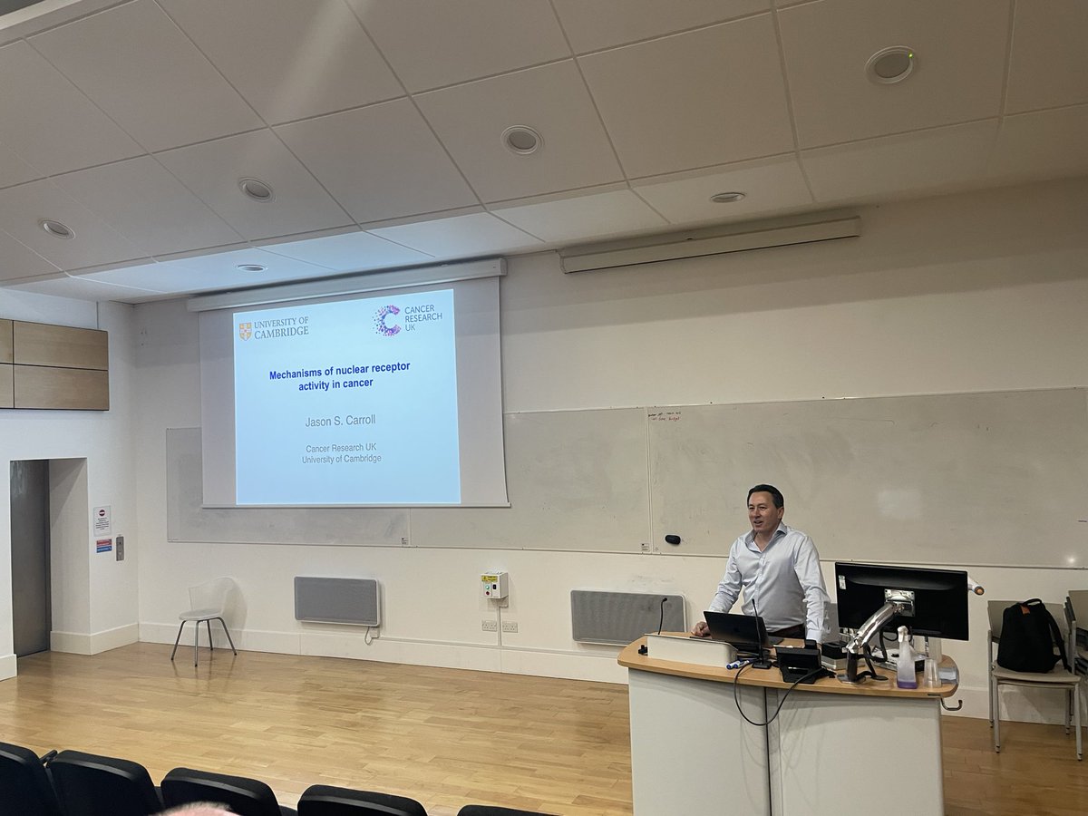 Great to have @JCarrollLab here @BiologyatYork talking on his breast cancer research. Thank you to @TwistBioscience for supporting our seminar series.