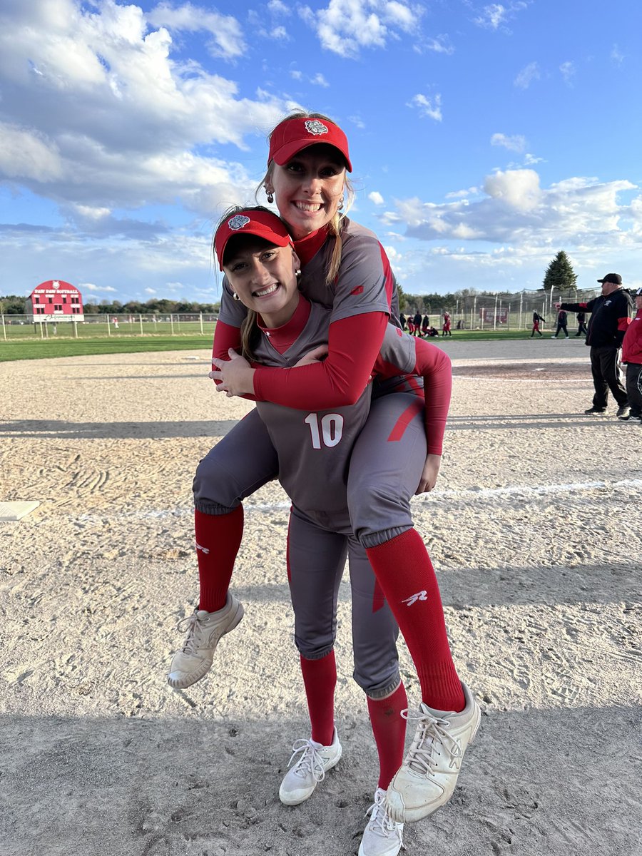 Vicksburg High School Softball tweet media