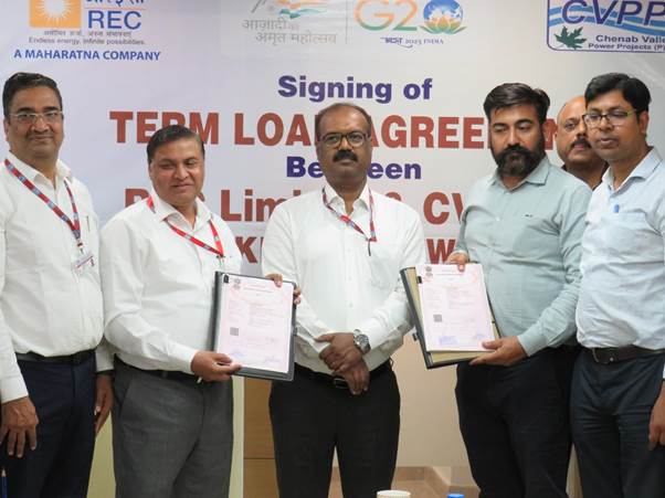 REC Limited to extend term loan of ₹ 1, 869 crores for Kiru Hydro Electric Project in Kishtwar, J&K Read here: pib.gov.in/PressReleasePa…