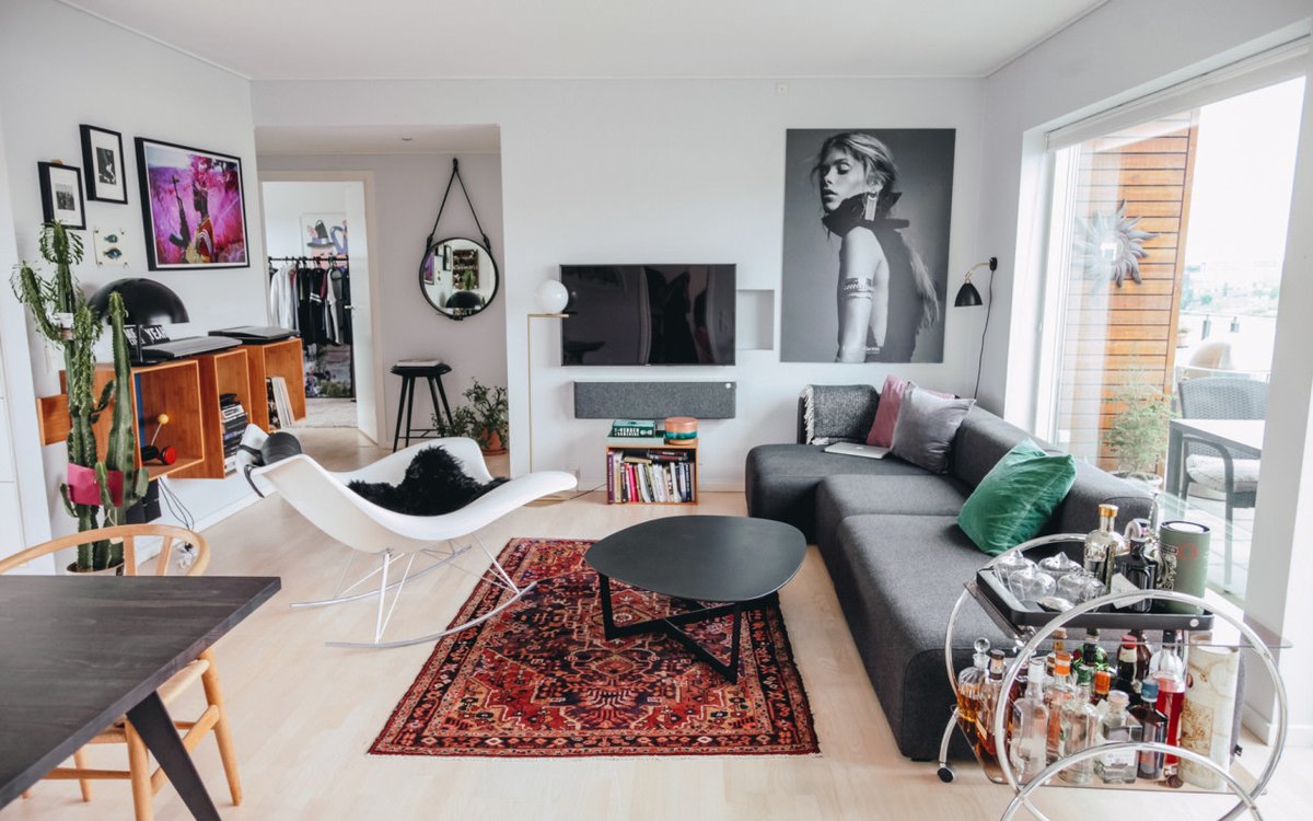 Apartment inspiration abounds in this gorgeous Copenhagen penthouse! scandinaviastandard.com/the-white-room…