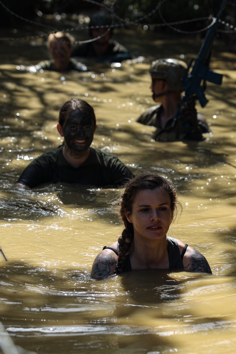 U.S. #Marines and Marine spouses wade through a portion of the endurance course during Samurai Spouse Day on at the Jungle Warfare Training Center, #Okinawa , #Japan … dvidshub.net/r/2ewwhw