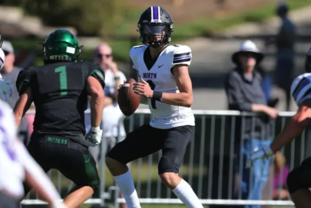 Downers Grove North 2026 QB @OwenLansu12 Owen Lansu was able to add a recent offer from the Cincinnati Bearcats and breaks down his latest visit and more here edgytim.rivals.com/news/bearcats-…