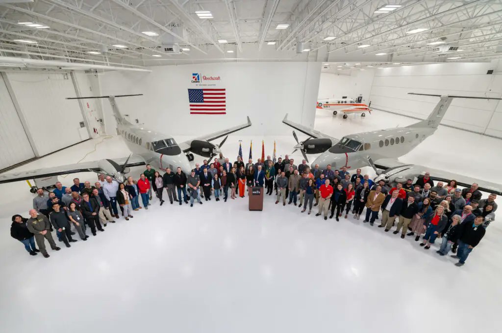 ⭕ Textron Systems, İlk İki Beechcraft King Air 260 Eğitim Jetini ABD Donanmasına Teslim Etti