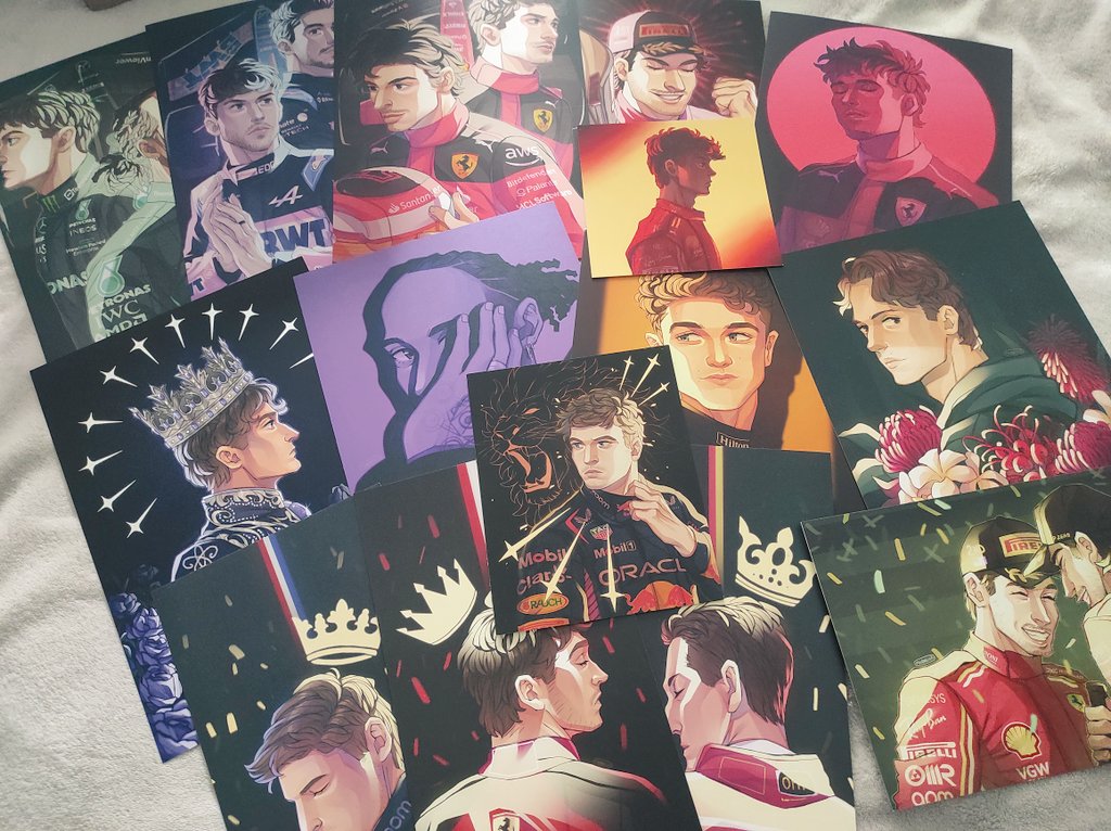 ⭐ 5K MERCH GIVEAWAY ⭐ 💫 How to enter? - Follow me - Like&RT - Leave a comment 💫 Prizes - 3 winners! 1st - 3 charms, 4 prints, 5 stickers 2nd - 2 charms, 3 prints, 3 stickers 3rd - 1 charm, 2 prints, 2 stickers ❗Can be sold out keychain or prints! 💫 End 8th May