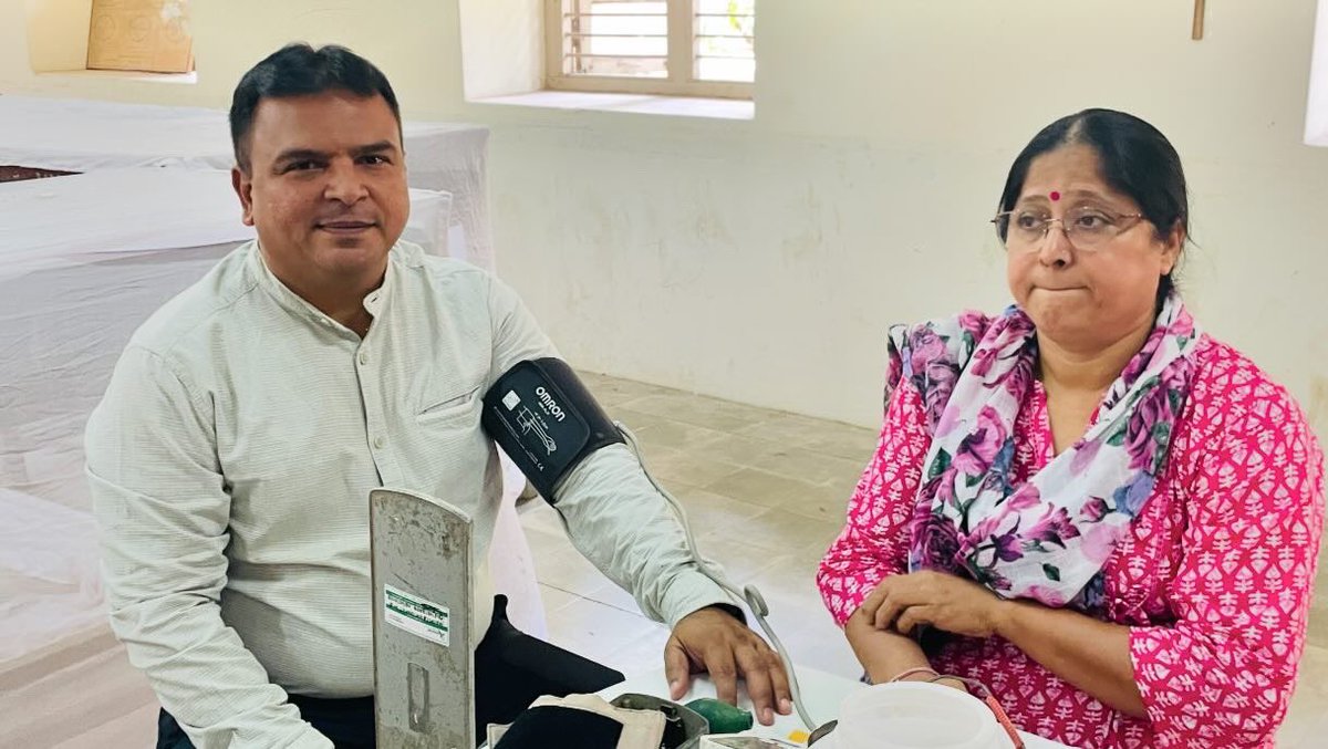 nssbbitvvnagar's tweet photo. The National Service Scheme (NSS) unit of B & B Institute of Technology conducted a Blood donation camp in association with the A. D. Gorwala blood bank, Karamsad, Anand for staff and students on 23rd April, 2024, as part of its community service activities. #bbit #nss2024 https://t.co/iKFz9zzqVq