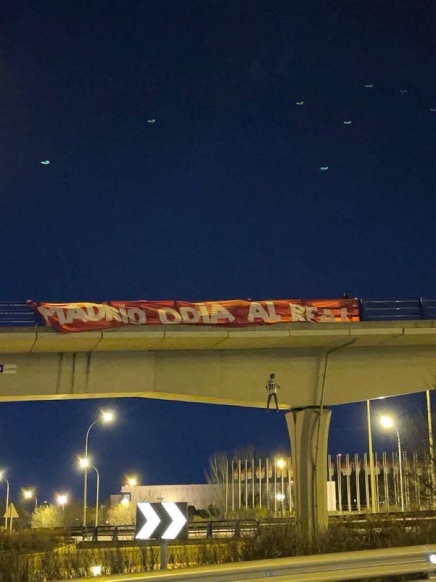 He perdido 5 partidas seguidas al lol y he suspendido mecánica soy este.