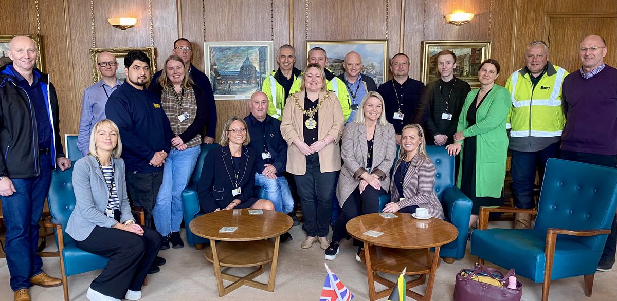 Chief Exec. @LynneRidsdale & I hosted Council staff in the parlour as a “thank you” for their dedicated work in response to the Nelson St. emergency. They went above & beyond to help residents in the immediate aftermath & since alongside partner organisations. Thank you all 👏🏽