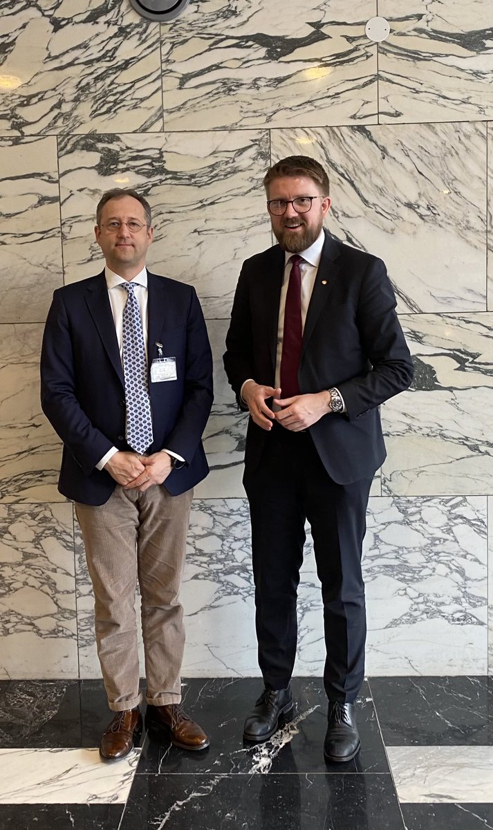 Simonas Satunas (@simonassatunas) on Twitter photo Alsways important to talk to our Norwegian partners & friends like <a href="/EivindVP/">Eivind Vad Petersson</a>.
#Lithuania🇱🇹 & #Norway🇧🇻 are linked by our #BalticSea & united 2 support #Ukraine, increase our defense capabilies & support democratic opposition in #Belarus & #Russia.
Hearing updates on #Arctic! Alsways important to talk to our Norwegian partners & friends like <a href="/EivindVP/">Eivind Vad Petersson</a>.
#Lithuania🇱🇹 & #Norway🇧🇻 are linked by our #BalticSea & united 2 support #Ukraine, increase our defense capabilies & support democratic opposition in #Belarus & #Russia.
Hearing updates on #Arctic!