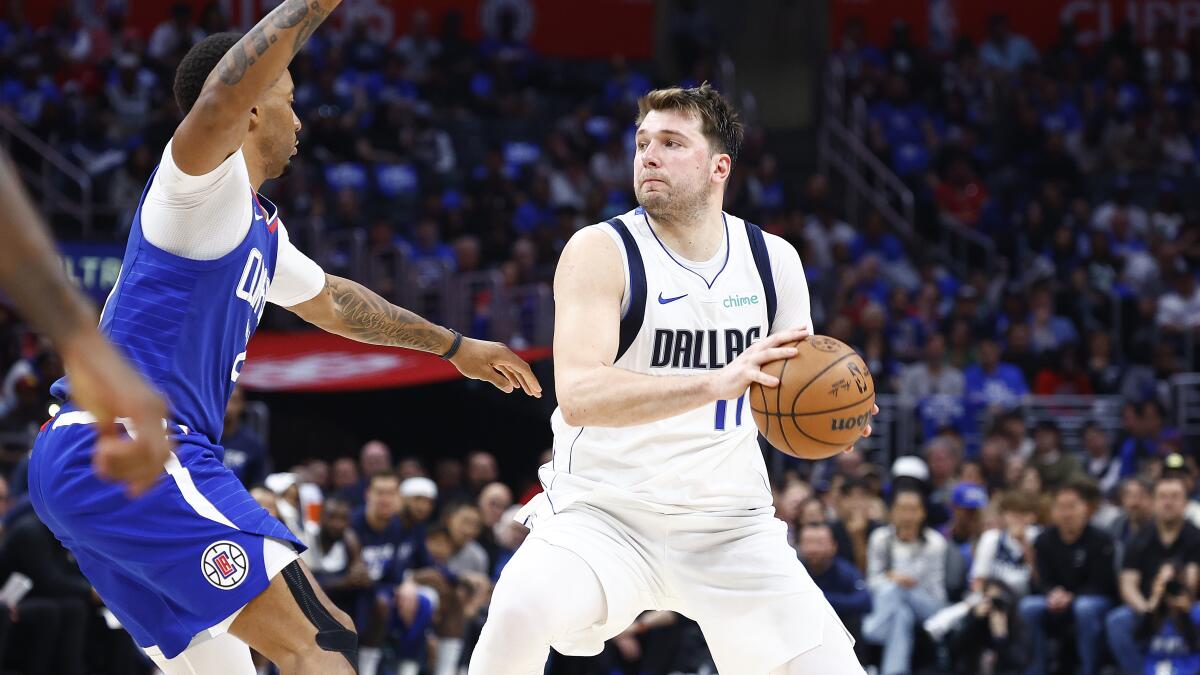 Luka Doncic dazzles with 32 points and 9 assists, while Kyrie Irving drops 23, as the Mavericks edge out the Clippers 96-93 in a nail-biter! Game 2 wraps with the series now knotted at 1-1

#MFFL #NBAPlayoffs #LukaMagic #KyrieSwish #ClippersVsMavs #China #Trump #Gaza #SportsNews