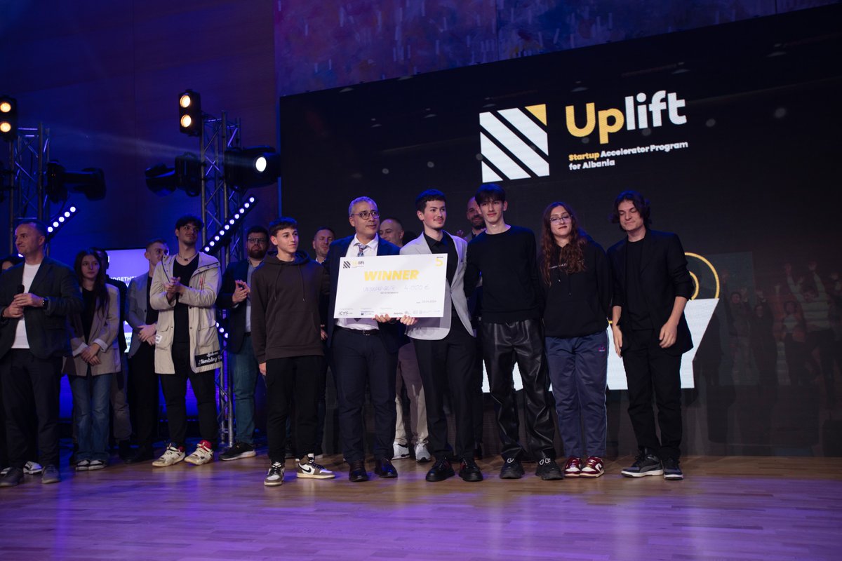 In #UNICEFAlbania, accelerating entrepreneurship & innovation for youth is core. That's why we're again part of #UPLIFT, by @IctSlab, along w/ other partners to support financially 5 winning start-ups & for them to join a study visit in 🇱🇹. Part of #QËNDRO, funded by @ItalyinALB.