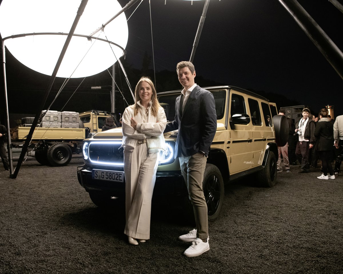 #MercedesBenz celebrated the world premiere of the electric #GClass in Los Angeles, USA. More: media.mercedes-benz.com/article/1ae6bb… [Mercedes-Benz G 580 mit EQ Technologie | Energieverbrauch kombiniert: 30,3-27,7 kWh/100 km | CO₂-Emissionen kombiniert: 0 g/km | CO₂-Klasse: A]