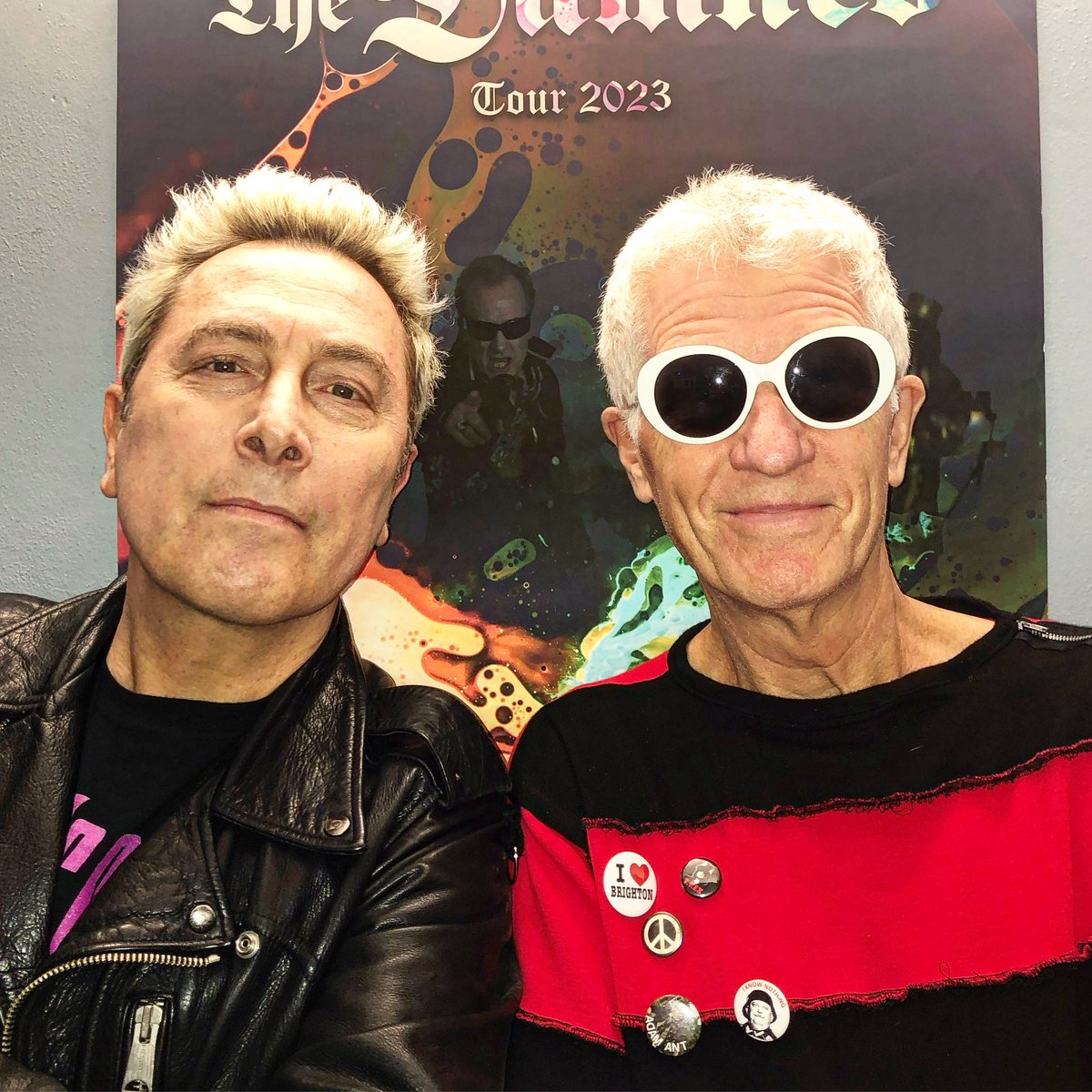 Happy birthday @CaptainSensible punkrocker and legend of @thedamned Oggi a #Revolver su @VirginRadioIT spazio anche a @TheWho @thecure @simplemindscom @DavidBowieReal @talkingheads @TheDoors @tompetty @Badfinger_Offcl Volume criminale per @RevolverShow #onair #diretta…