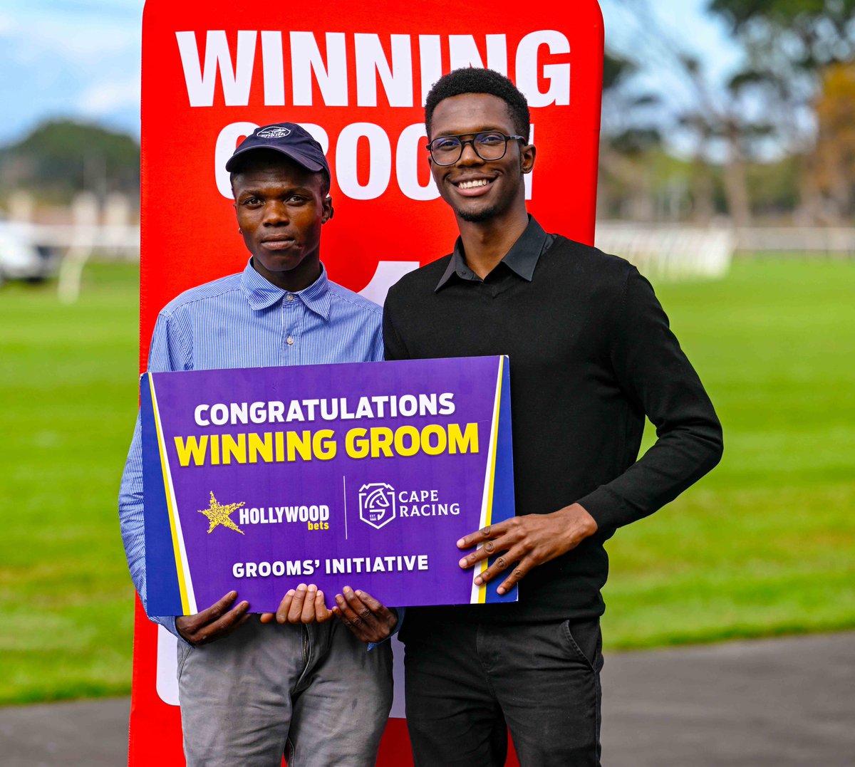 JP Van Der Merwe and DAIMYO come home best of all to win the opening leg of today's Pick 6 at Hollywoodbets Kenilworth. Congratulations to the winning connections. #CapeRacing #DestinationCapeRacing #BiggerBetterCapeRacing @SnaithRacing