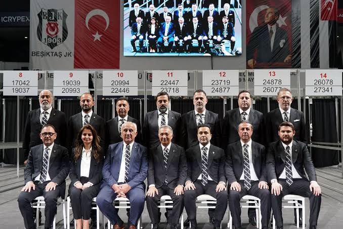 Erdener Karataş: 'Eski yönetim, Eylül 2023 ile 1 Aralık 2023 tarihleri arasında forma arkalarındaki baskı malzemesini üreten firmaya ödeme yapmadığı için, Kartal Yuvasına hacze geldiler.'