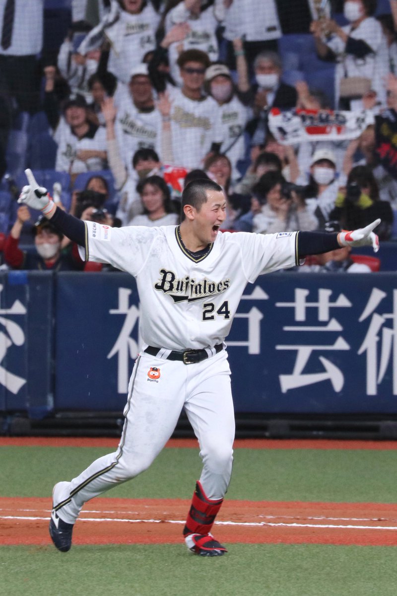 Bs_Hirochan's tweet photo. サヨナラおりほーーー！！😆🎉
紅林最高！！！！！！

#Bs2024 #オリックス #BsGravity
@SAAYA_BsG_381 https://t.co/Mzdwe6b5QK