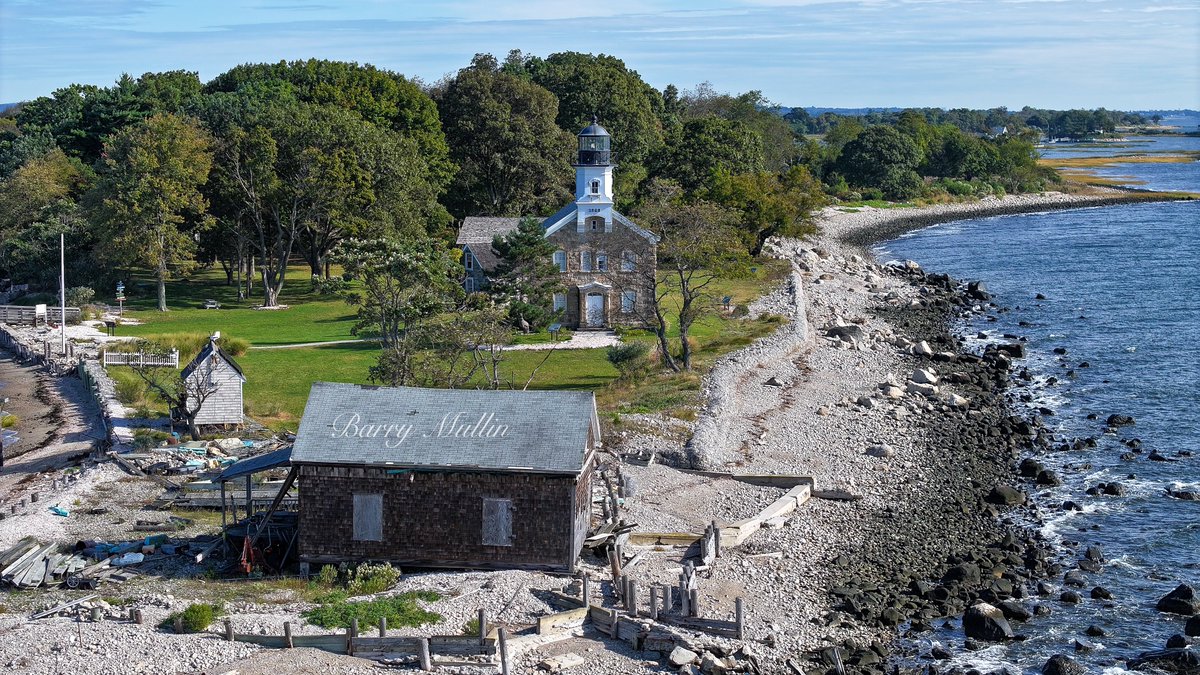 Sheffield Island Lighthouse during a beautiful morning in Norwalk, Connecticut, USA. @StormHour @ThePhotoHour