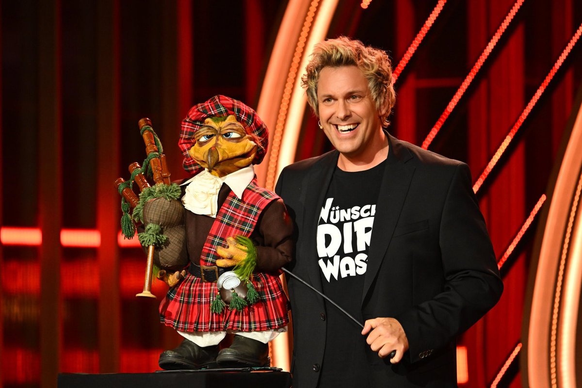 Hallo ihr Lieben,

schnallt euch an und stellt heute Abend den Fernseher auf ProSieben! Denn um 21:25 Uhr zeigen Frederic und ich euch heute schon einen kleinen Vorgeschmack auf unsere neue Show „WÜNSCH DIR WAS!“
#ProSieben #QuatschComedyClub
📸: Seven.One/Willi Weber