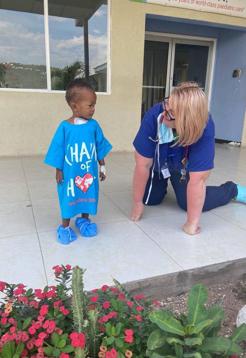 ChainofHopeUK's tweet photo. Our volunteer nurses work hard to help our patients recover well from cardiac surgery. Thanks Senior ANP @MorrisonRacha for caring for 2 year old Tavion after her open-heart surgery in Jamaica. ๐ฏ๐ฒ #chainofhope #Jamaica https://t.co/3qJrhpzpn6