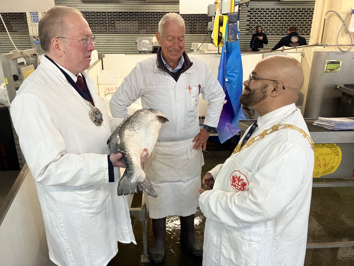 The City of London Corporation is enormously proud of its three wholesale markets, so it was great to visit @BillingsgateCoL this morning - the UK’s largest inland fish market - and talk to the knowledgeable merchants who ply their trade there. The quality of the produce was
