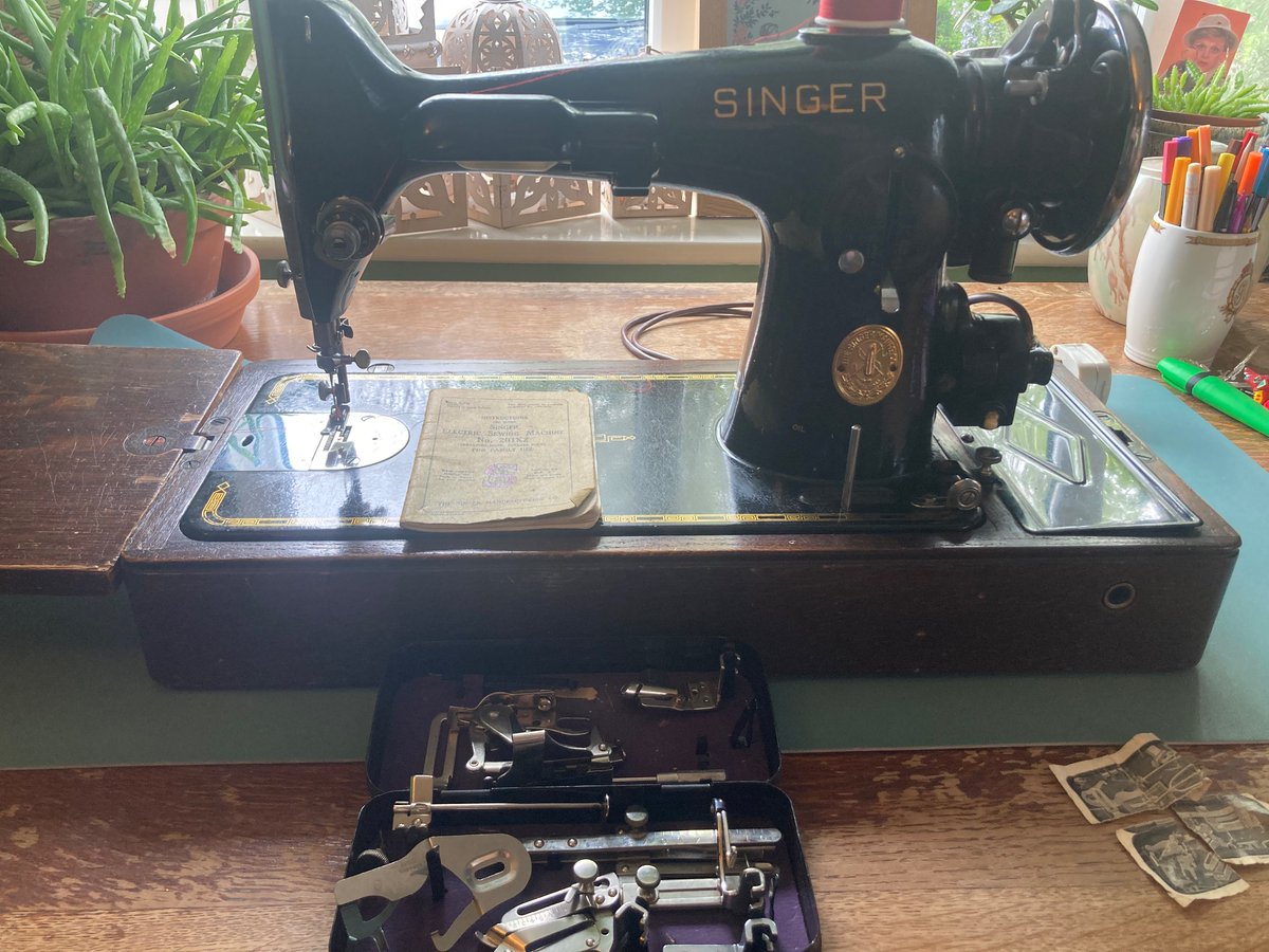 Top tip: find yourself a man who brings you home an excellent sewing machine whenever he goes to the tip shop. This one is Singer’s finest. A 201k made in March 1940. I have been told they were used by the upholsterers at Jaguar. They would’ve been very expensive when new.