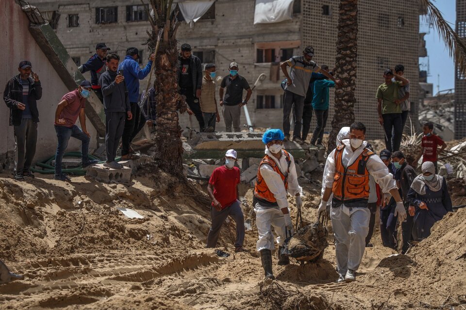 GENOCIDIO RESISTENCIA PALESTINA La ofensiva israelí continúa No hay señales de tregua 34.200 palestinos muertos en la Franja de Gaza 'El enemigo sigue atrapado en las arenas de Gaza Sin objetivo ni horizonte ni ilusión de victoria o de la liberación de los prisioneros' NO PODRÁN!