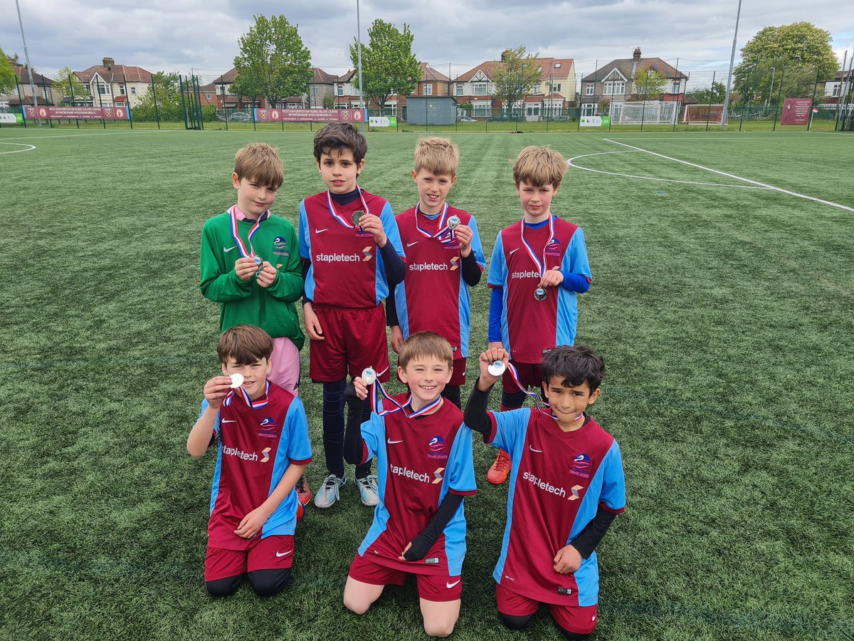 Well done to our year 3/4 boys football team who finished runners up in todays  @Redbridge_SGO competition.  ⚽️#APSSport #TeamAPS #Football #SchoolGames