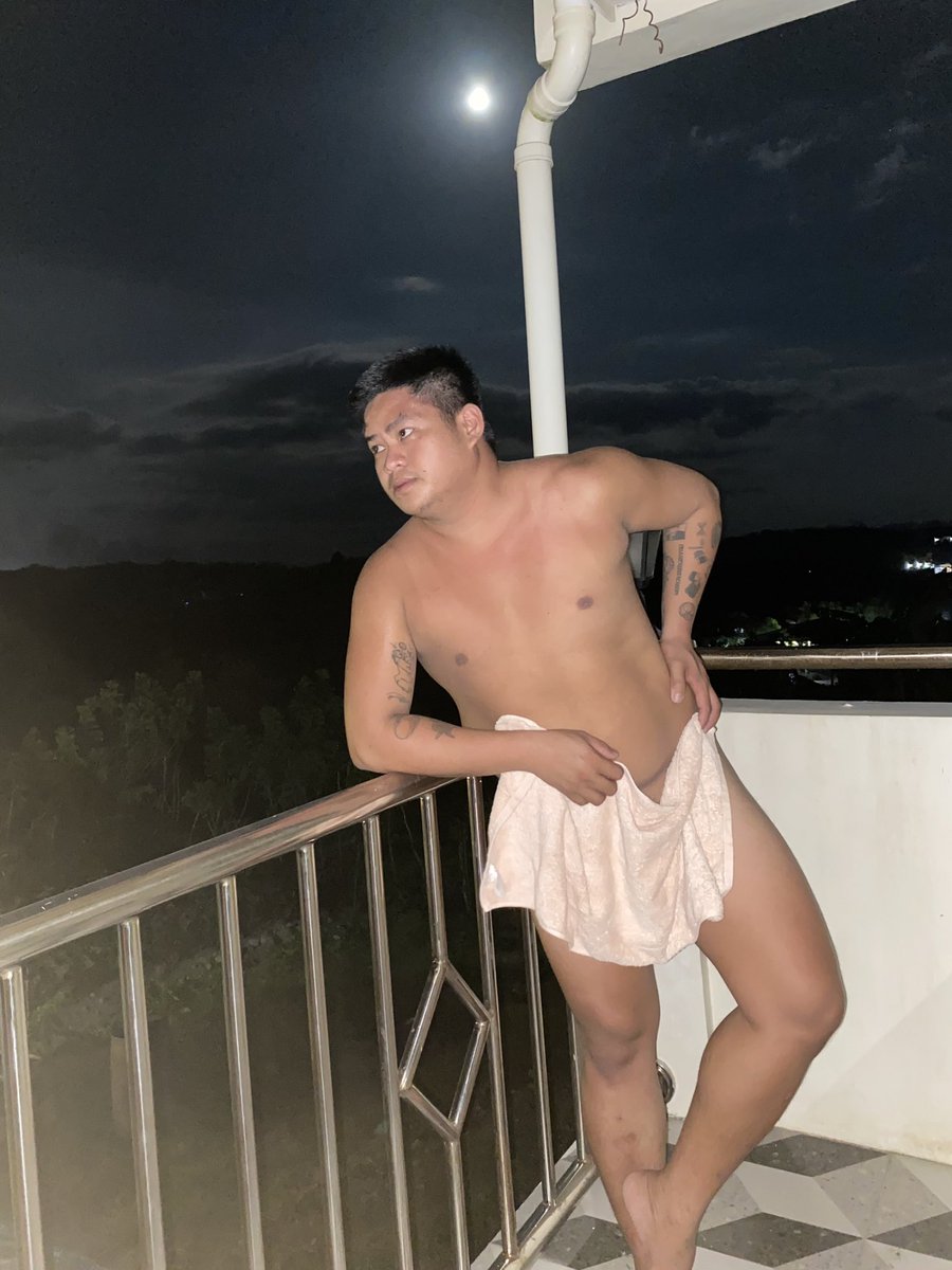 ceddie_r's tweet photo. Ang init sa pinas 🥵🥵🥵 https://t.co/e00wWB9RRl