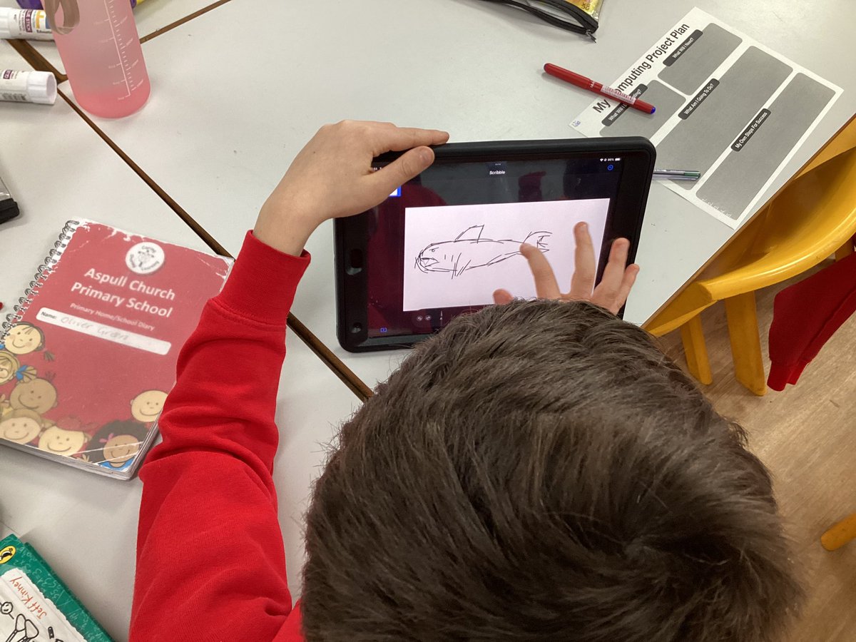 class4aspull's tweet image. In computing this week, we have been exploring a new app called keynote and learning new skills to implement into our plan next week #acpsComputing