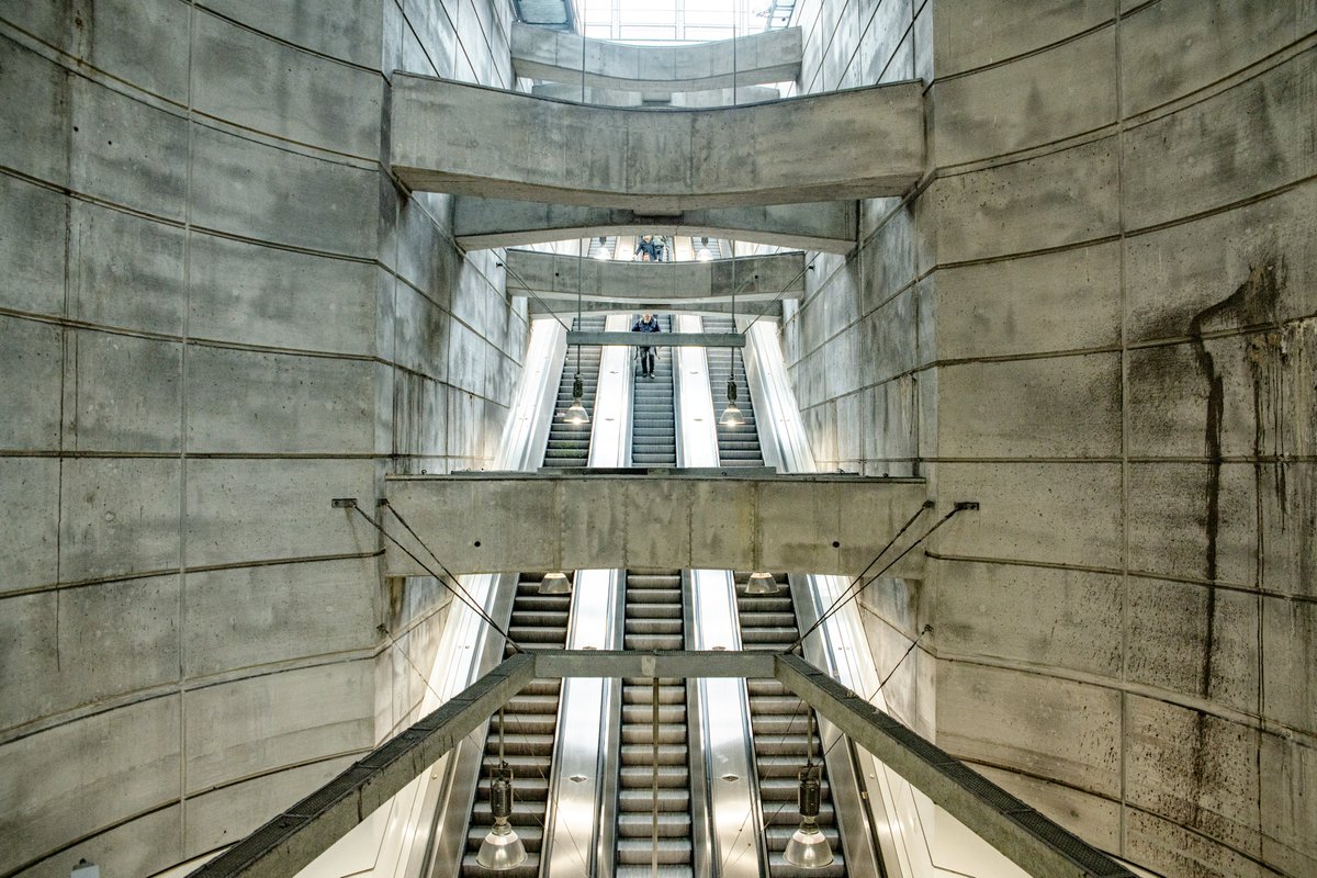 wienerstefan's tweet photo. #streetphotography #streetphotographer #Nikon #D850 #UBahnstation #Schottenring #1010Wien https://t.co/fSk5Z8bJrN