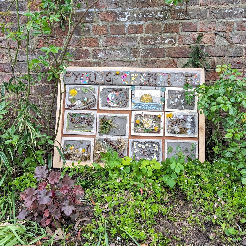 The Young Creatives made their own Well Dressing this week! We adapted the popular Derbyshire tradition by decorating a wooden frame with clay & natural materials foraged from Hillsborough Park. It's now proudly on display in the walled garden, so you can see it for yourself! 🌿