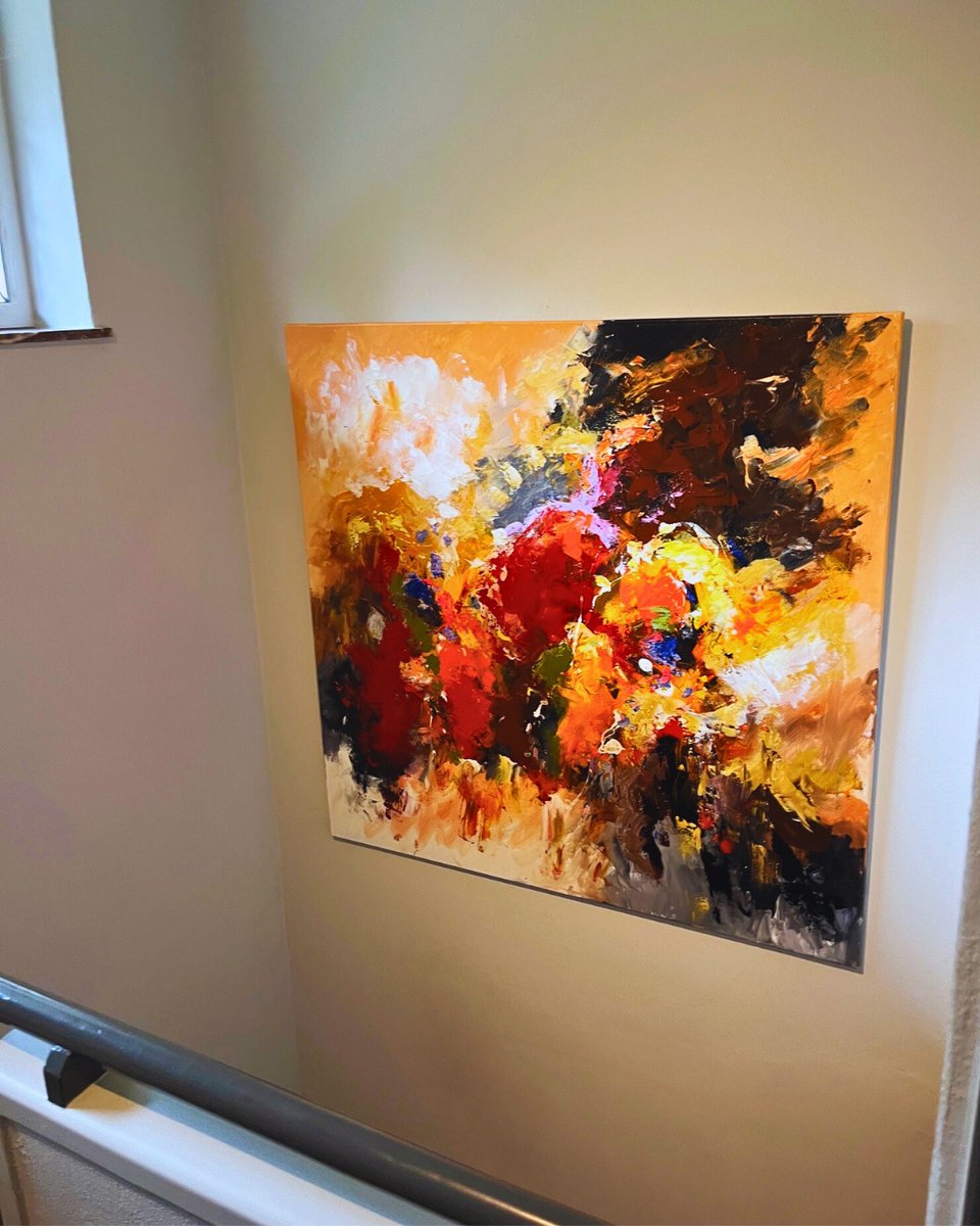 Inspiration Sunday✨

Dit werk komt toch helemaal tot zijn recht op deze hoge wand. Het daglicht van het raam zorgt er voor dat de kleuren er nog extra uit knallen.

🖼️ iq.nl/kunstenaars/ka… 

#interieurinspiratie #homedecor #wooninspiratie #interieurstyling #huisdecoratie