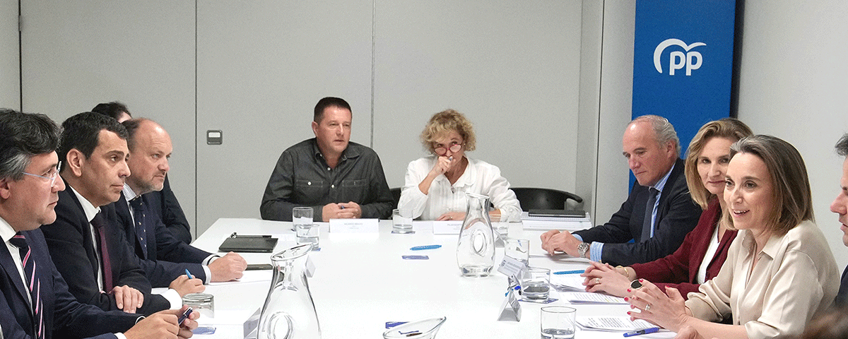 FCVCAM's tweet photo. 🤝 @CONCOVI_Espana, a través de su #RDV, se reúne con el @ppopular
▶️ Propone la supresión del #IAJD a las #cooperativas y beneficiar a los demandantes de #vivienda en alquiler o en propiedad sobre suelo público o protegido, de una reducción del IVA al 4️⃣%
https://t.co/g6HZQToBu2 https://t.co/08OZHf05nr