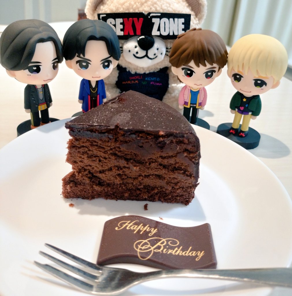 szlover2294's tweet photo. 発売日が誕生日と発表されたその日から、勝手にセクシーたちからの誕生日プレゼントだと思って過ごしてきました
写真も同じタイミングで届いて幸せ
#SZ_Chapterll https://t.co/91sc0b72Ne