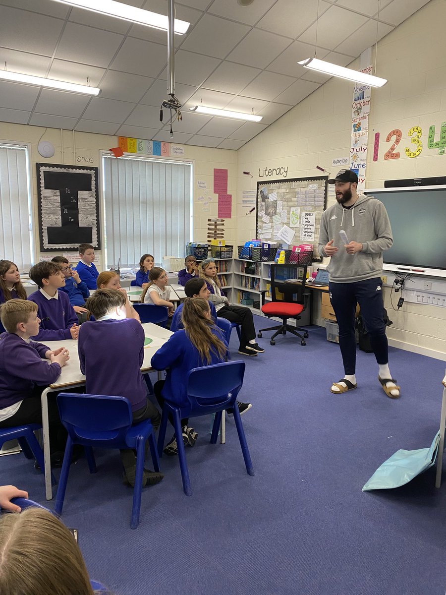 Class 6F tweet media