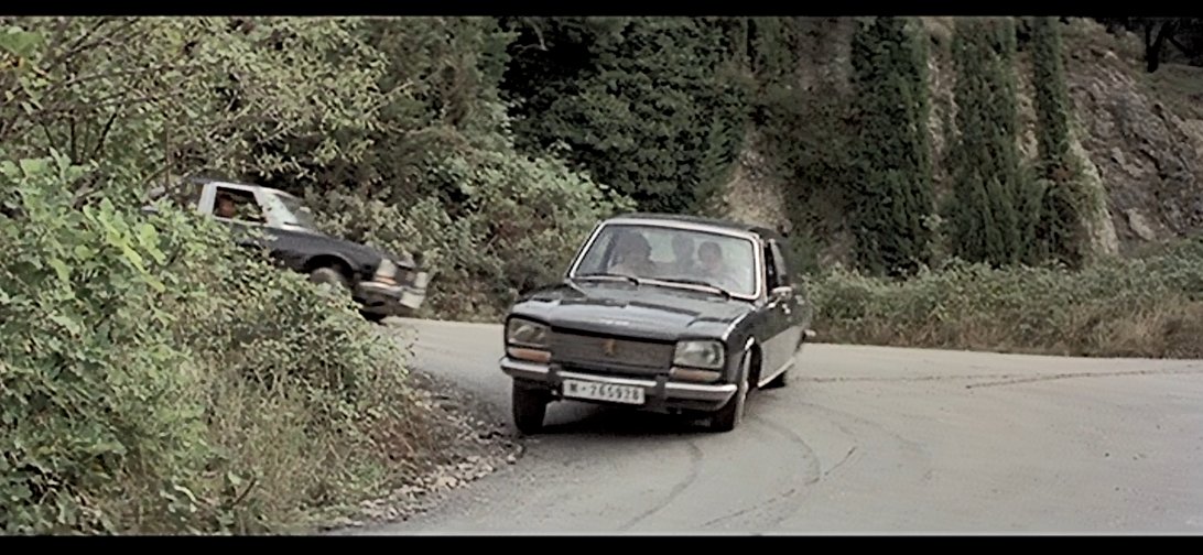 【『ユア・アイズ・オンリー』が007シリーズで一番好き～33】 
ロケ地の匂いを感じさせてこそ007アクション！
#FORYOUREYESONLY 　　　　　　　　　　　　 #JamesBond 
#シトロエン
#Citroën