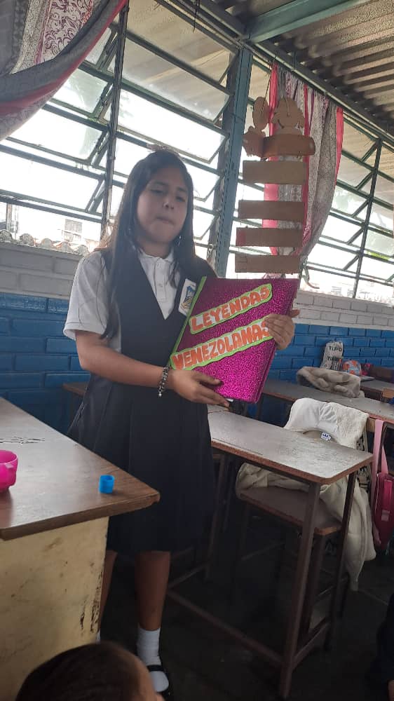 Actividad del dia del libro "Lectura y Presentación de libros con textos literarios venezolanos" : poemas poesías, Refranes, adivinanzas, leyendas, pensamientos de Bolivar...