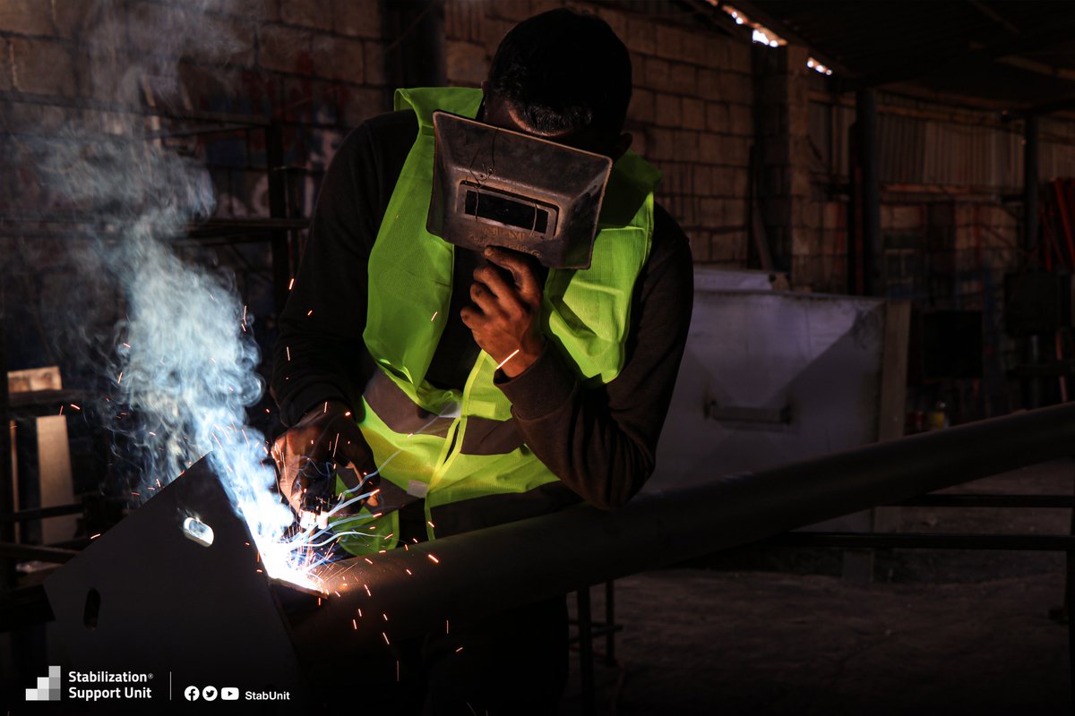 StabUnit's tweet photo. 1/2_As part of a comprehensive project to install solar-powered street lighting points in collaboration with @Fondationfrance, work continues to install lighting pillars as a service provided to the earthquake-affected people in the shelter camps in northern Aleppo https://t.co/DLY0jISvdZ