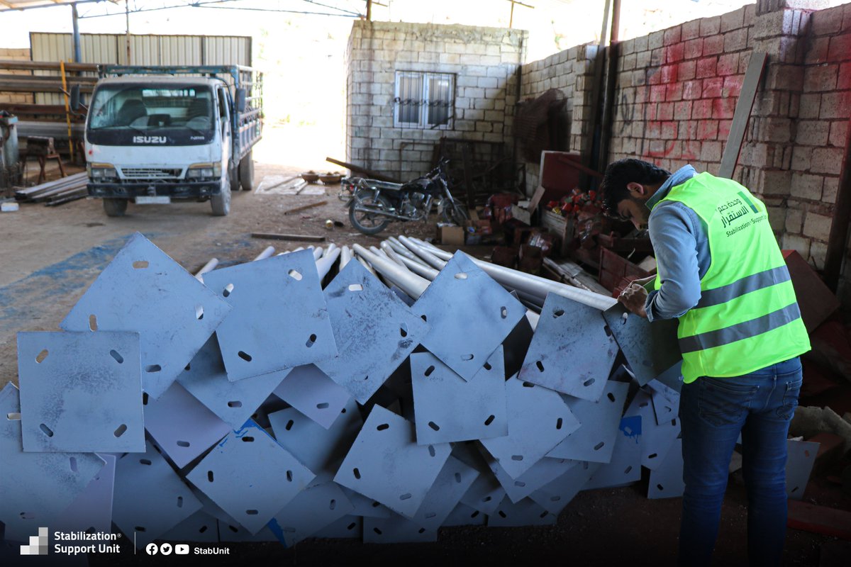 StabUnit's tweet photo. 1/2_As part of a comprehensive project to install solar-powered street lighting points in collaboration with @Fondationfrance, work continues to install lighting pillars as a service provided to the earthquake-affected people in the shelter camps in northern Aleppo https://t.co/DLY0jISvdZ