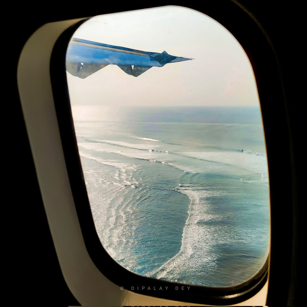 Soaring over the teal blue ocean on the teal blue bird - #WingView & the beautiful Laccadive Sea.

While approaching #Agatti, keep yourself stuck to the window for capturing the aerial perspectives of the mesmerizing #Lakshadweep

FLY with @fly91_IN & explore this gem of #Bharat
