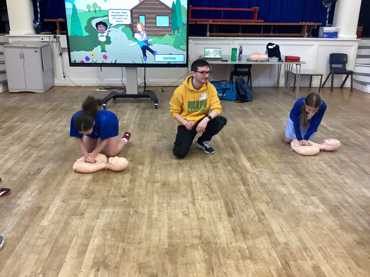 On Monday, @ResusRangers provided a first aid workshop to year 5. We learnt CPR, how to put somebody into the recovery position, how to put bandages on and how to deal with an emergency situation🚨🩹