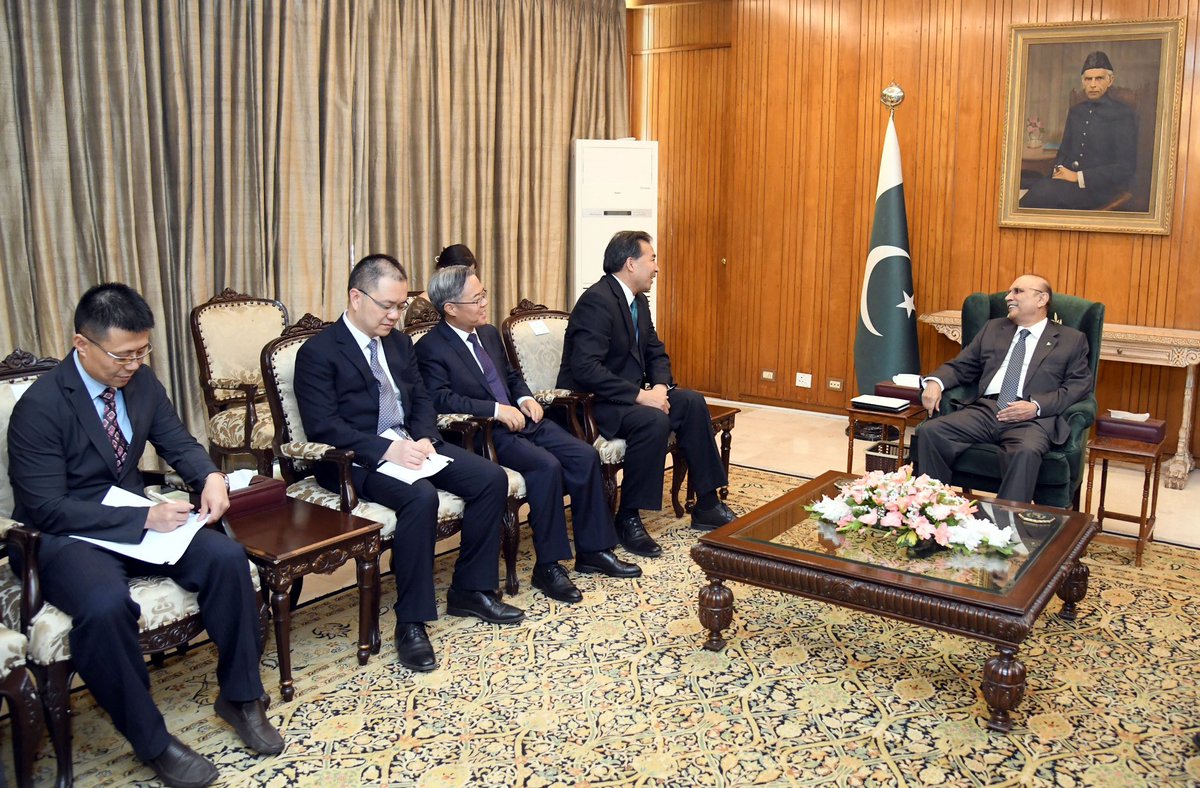 Chairman of China International Development Cooperation Agency, Mr Luo Zhaohui, along with his delegation called on President @AAliZardari, at Aiwan-e-Sadr