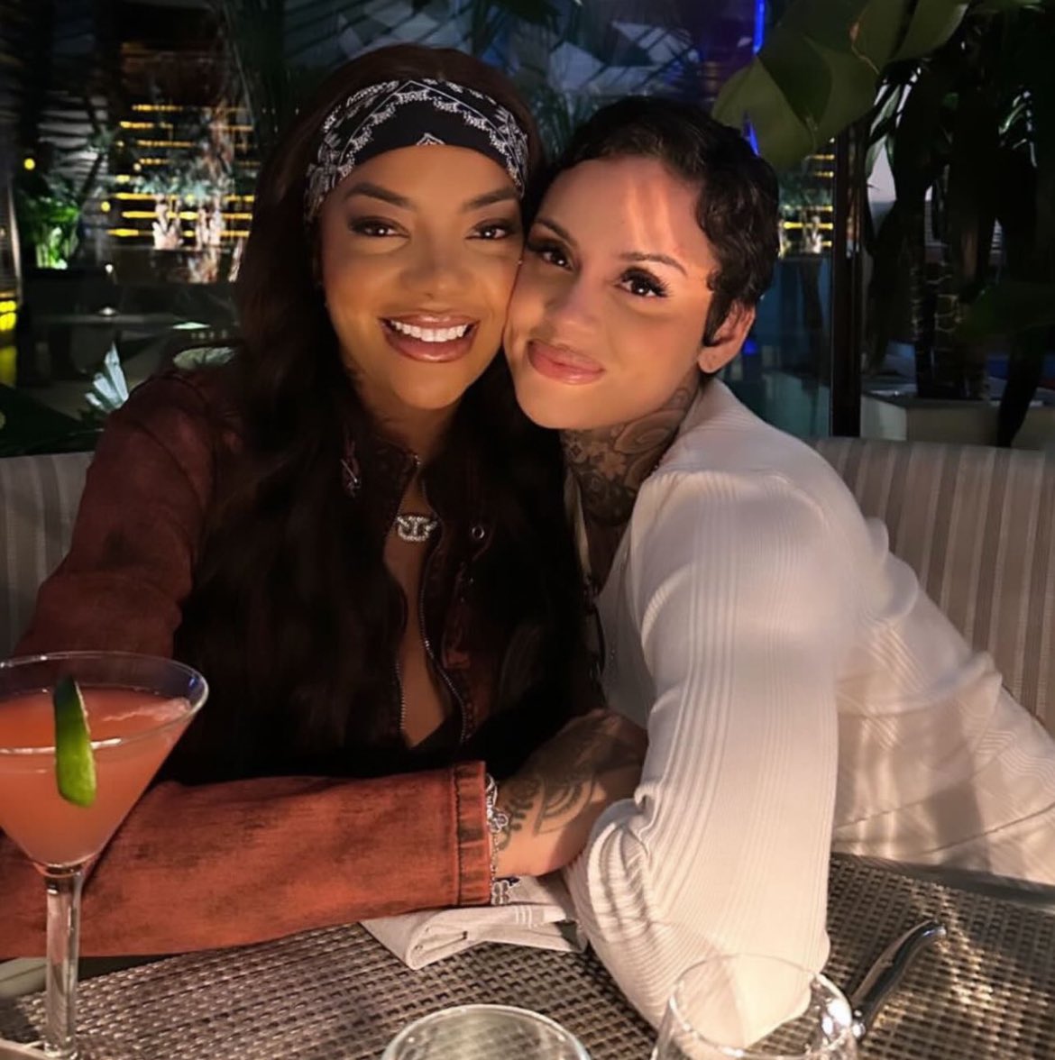 ludlani's tweet photo. AAAAAAAAA A KEHLANI POSTOU FELIZ ANIVERSÁRIO PRA LUDMILLA 😭😭😭 com fotinha nova ✨✨✨✨❤️ https://t.co/iDDw6NITBm