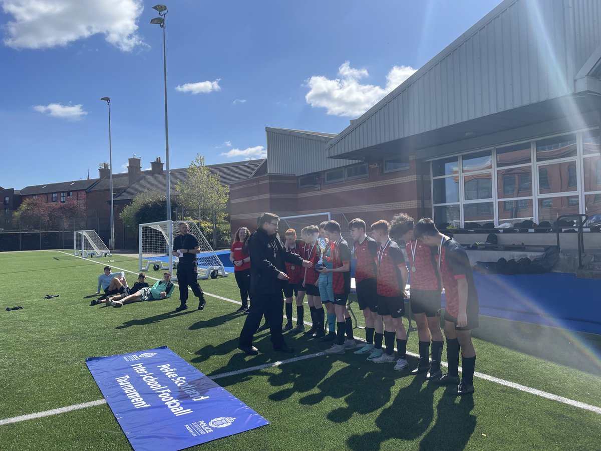 Huge thanks for @PSOSGreaterGlas inviting us to the Inter-School Football Tournament yesterday. The players really gave it their all but @St_PaulsRCHS proved victorious and won the tournament! Cracking day for it, but as always stay safe out there! 🚓🚒⚽️