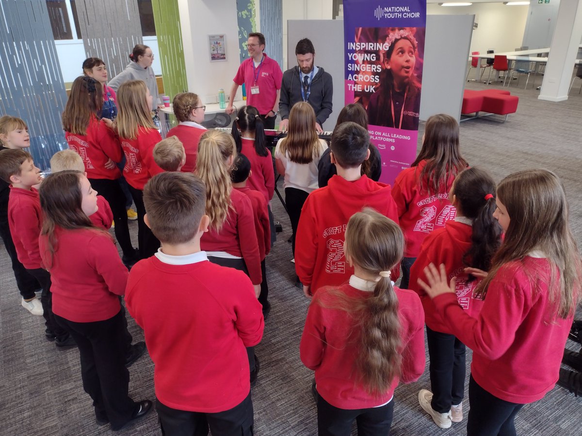 Thank you @MusicAtCroft for the impromptu lunchtime performance today, with excellent keyboard skills by Mr Hinchley🤩