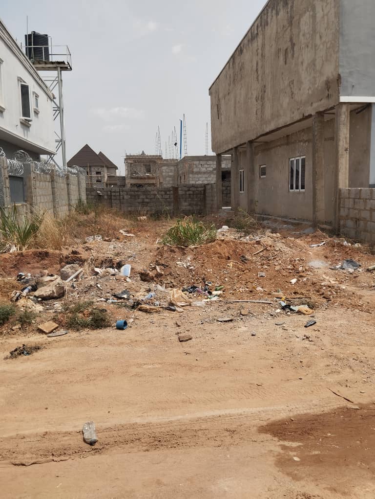 🏡*Estate Plot for Sale at 📍Palm Height Estate Along Airport Road, #Lugbe, #Abuja!* 🏡

📏Land Size: 180 sqm (For 4 Bedroom Terrace Duplex)
📜Documentation: Plot Allocation and Deed of Assignment
💰 Price: ₦16 Million
#LCN00025A #RealEstateInvestment #DreamHome #PrimeLocation