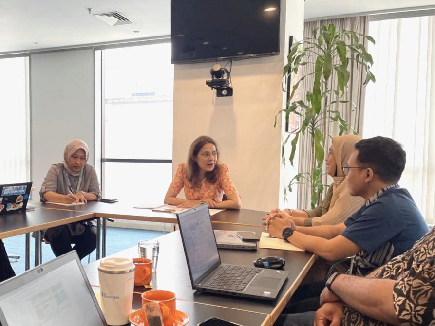 Insightful meeting w/ RCO-UNIC team! Our work is driven by our joined up efforts; data-driven approach &strategic partnerships with government&private sector. Excited to roll up my sleeves &work alongside the UN Country team to serve the people of🇮🇩. Let's do this @UNinIndonesia!