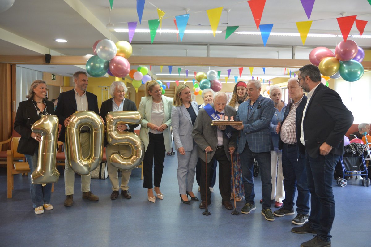 La consejera de @PolitSocialMur, @contxaruiz, durante el acto de celebración por el 105 cumpleaños de Juan Caravaca. Noticia: carm.es/web/pagina?IDC…