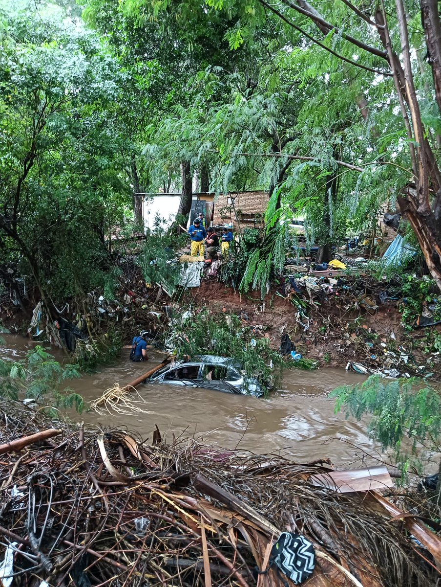 Las fallecidas en el raudal en Luque iban a la SND para participar del egreso de un pariente como nuevo miembro del Grupo Lince. 

A pesar de esta tragedia, el Ejecutivo decidió no suspender el acto de egreso de los nuevos Linces y la presentación de aspirantes a suboficiales